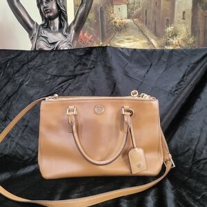 Elegant Tan Leather Handbag